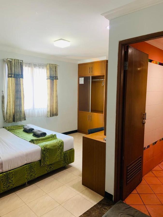 Karsa Utama Hotel Джакарта Екстер'єр фото